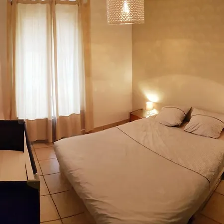 Moderne Pres De Centre * Martigues