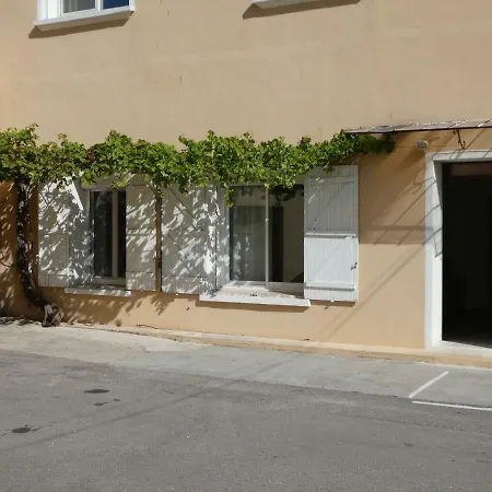 Moderne Pres De Centre * Martigues