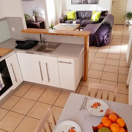 T2, Parking Prive, Clim, 5Min A Pied Du Centre Ville *
